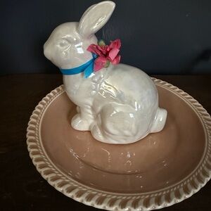 Ceramic Bunny Figure on plate. Lnwot.